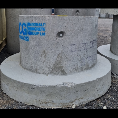Concrete 675 flange base and chambers